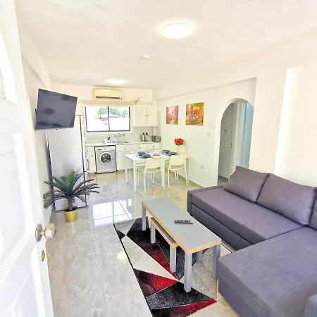 Bella Ciao Beach Apartment *