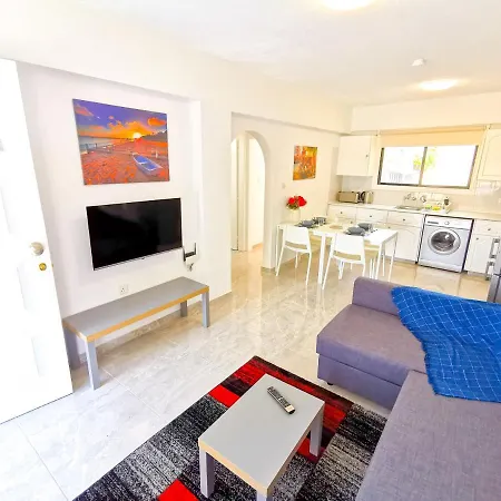 Bella Ciao Beach Apartment *